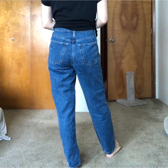 SOLD GAP Mom Jean High Rise - Picture 3 of 4